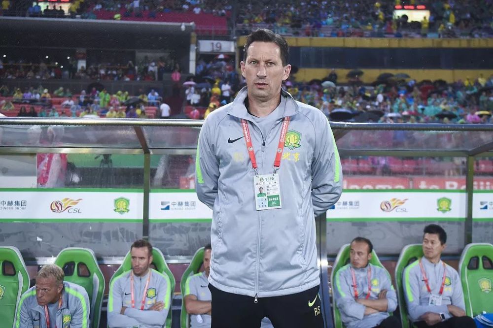 中脱颖而出 中脱颖而出