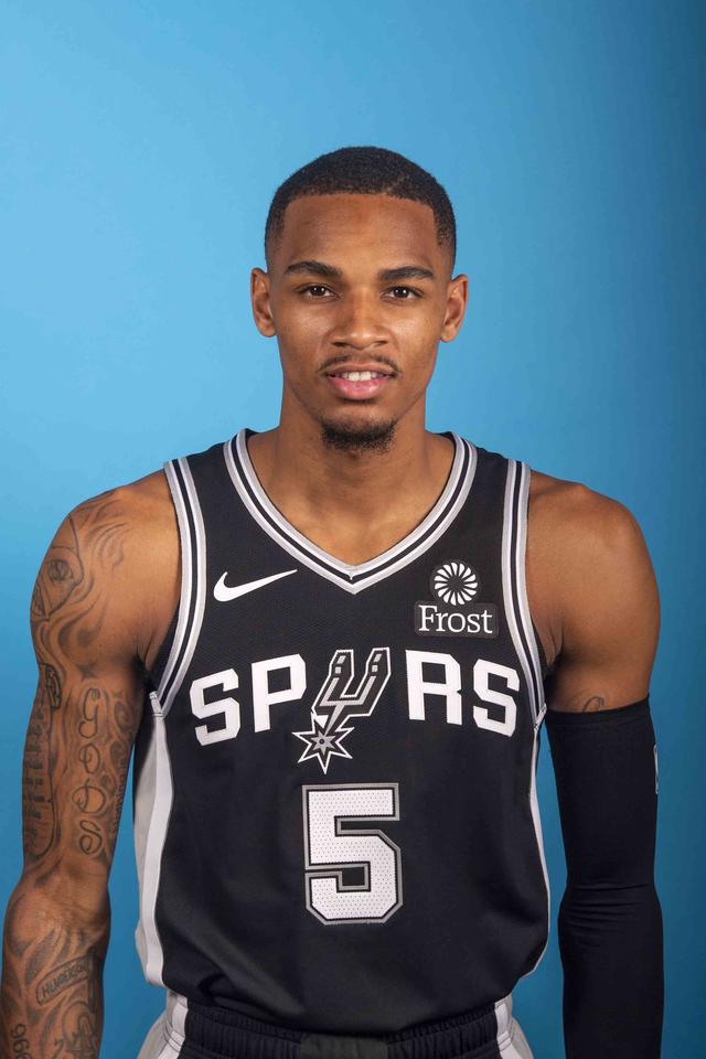 通过坚持热 通过坚持热